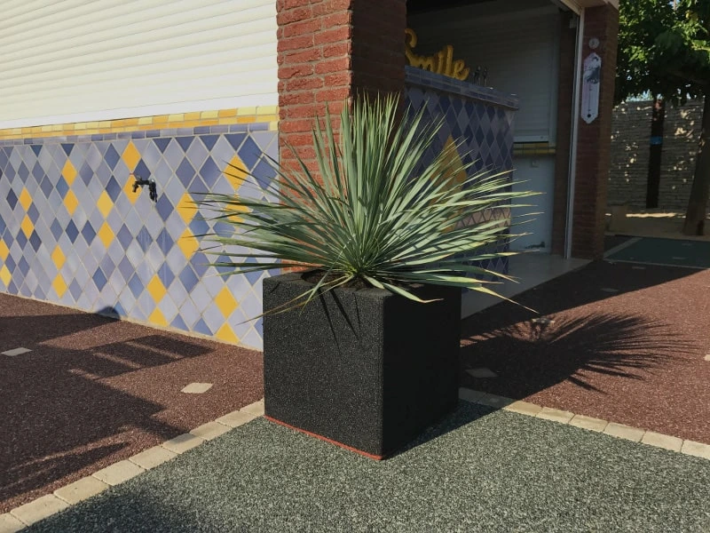 jardiniere-hexcube-caoutchouc-7-min